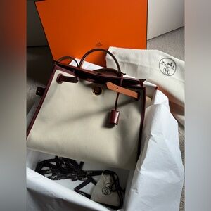 Authentic Brand new Hermes herbag 31.